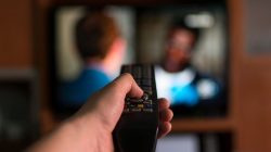 Migrasi ke Digital STB Terbatas, Pemirsa TV Diramal Anjlok Kalah Bersaing dengan Youtube